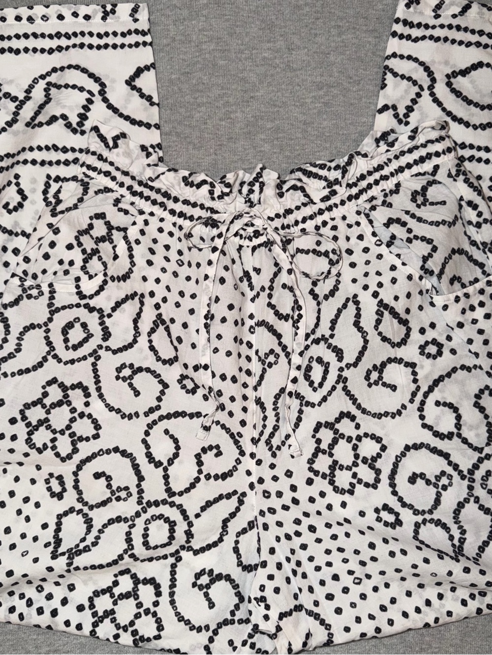XíRENA White and Black Floral Flowy Pants - Women’s